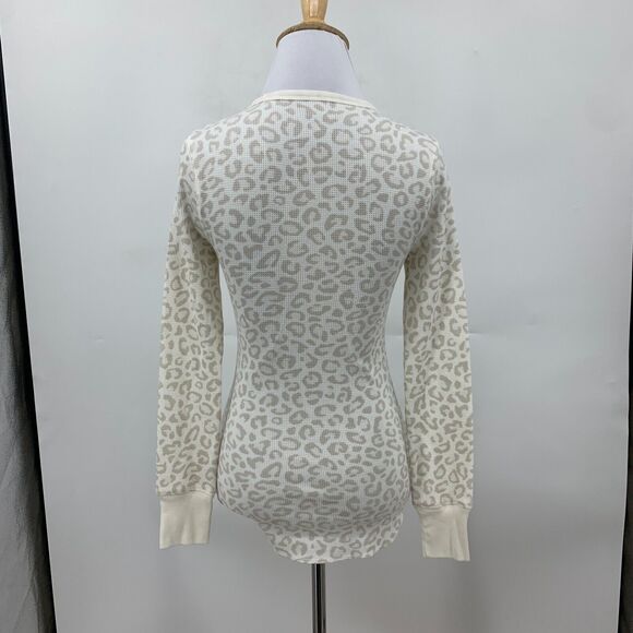 Old Navy Thermal Shirt Women XS Cream Leopard Print Waffle Knit Cuff Long Sleeve - Picture 7 of 15